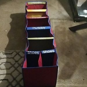 Week day shoe rack